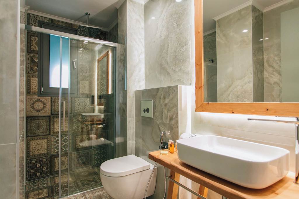 SKG_80160_Blue_Carpet_Luxury_Suites_1224_26.jpg
