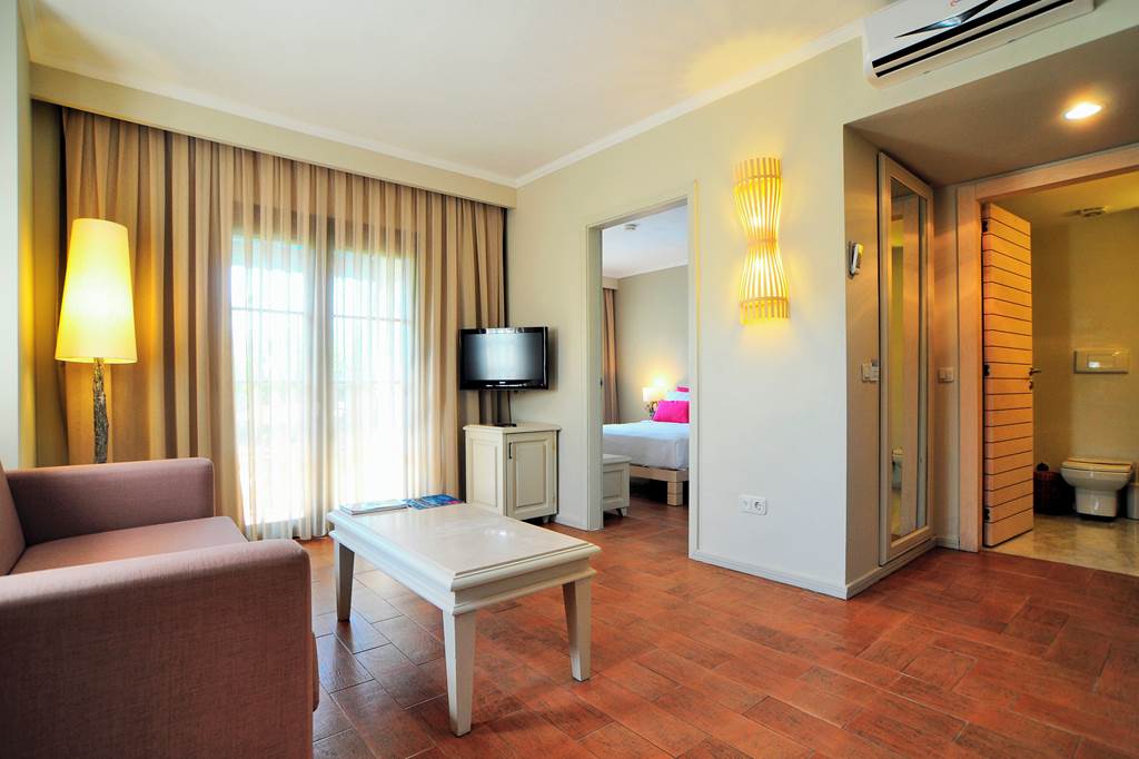 BJV_85213_Zeytinada_Hotel_0423_01.jpg
