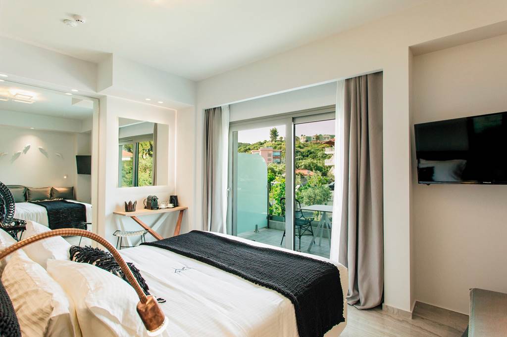 SKG_80160_Blue_Carpet_Luxury_Suites_1224_36.jpg