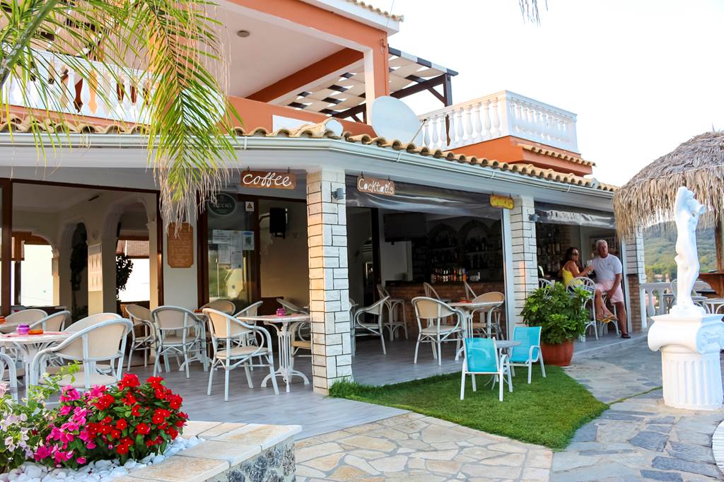 CFU_77155_Tsaros_Apts_1017_16.jpg