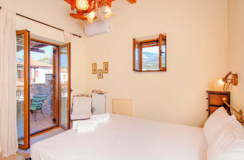 KLX_83890_Stephanou_Inn_0923_03.jpg