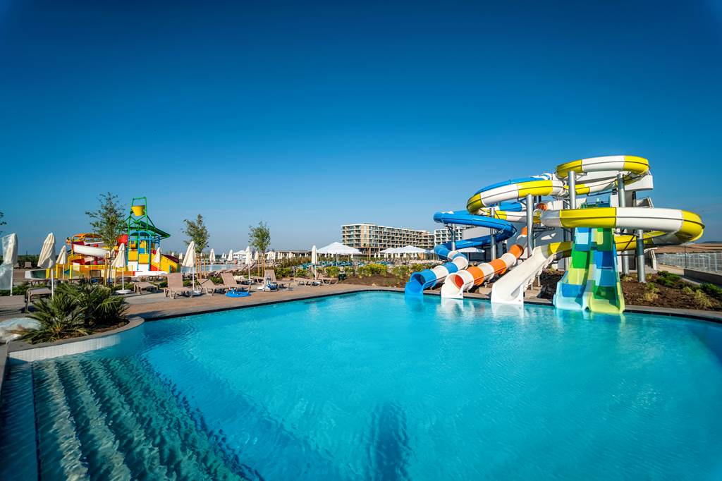 BOJ_79197_Wave_Resort_0719_16.jpg
