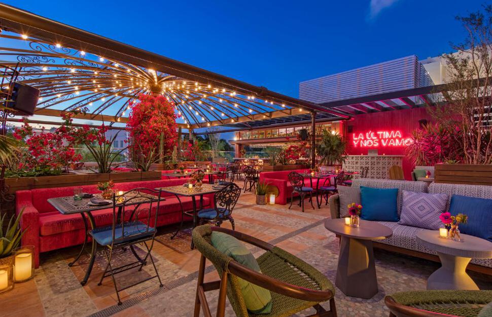 Moxy-Miami-South-Beach-3.jpg