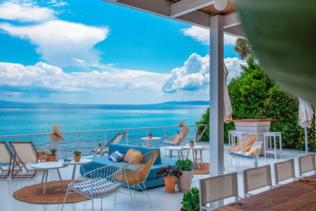 SKG_80931_White_Suites_0623_06.jpg