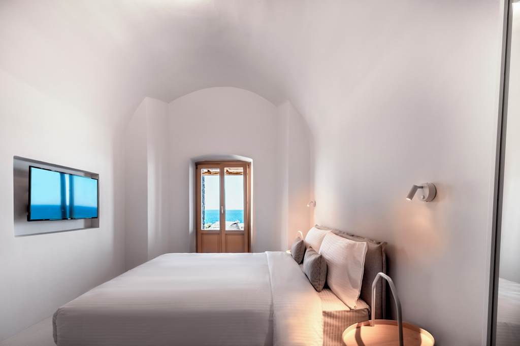 JTR_84264_Colombo's_Beachfront_0822_13.jpg
