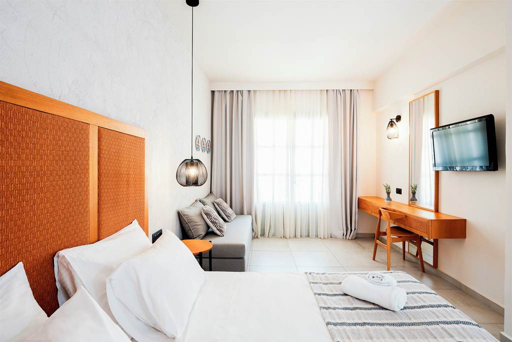 RHO_83565_Pedi_Beach_Hotel_0224_06.jpg