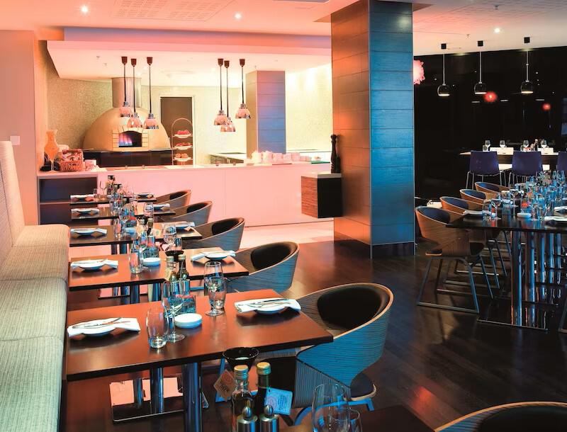 Radisson-Blu-Hotel-Port-Elizabeth-4.jpg