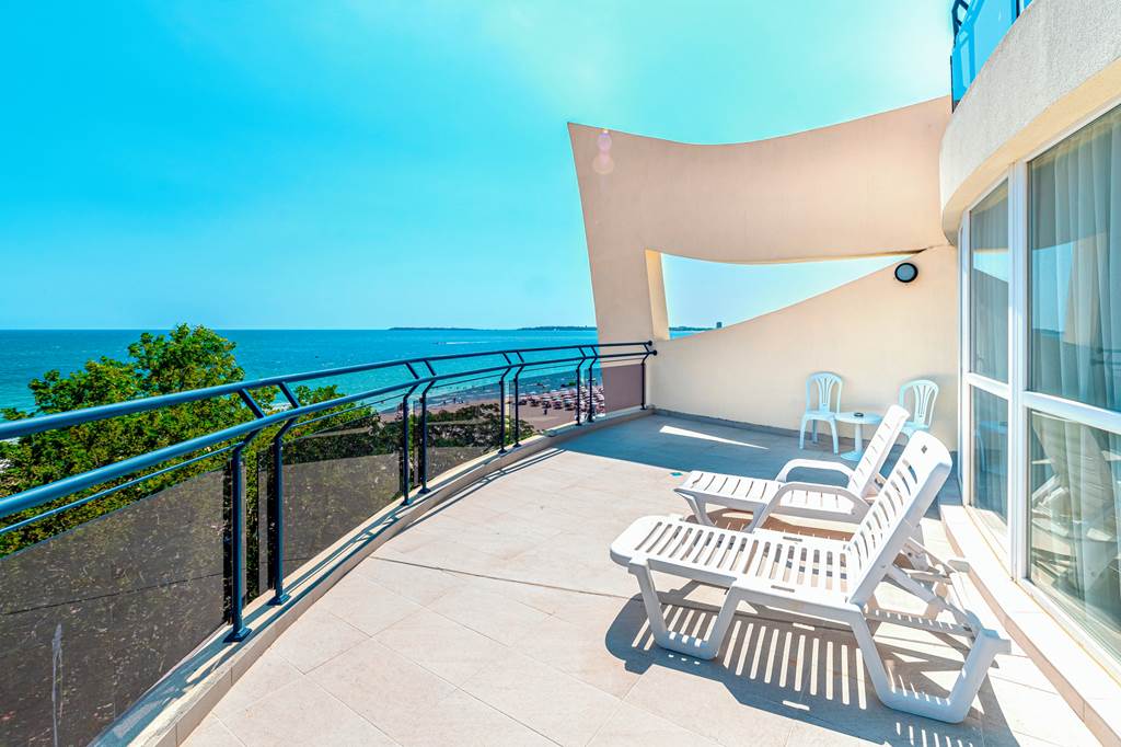 BOJ_86935_Hotel_Zenith_0924_02.jpg