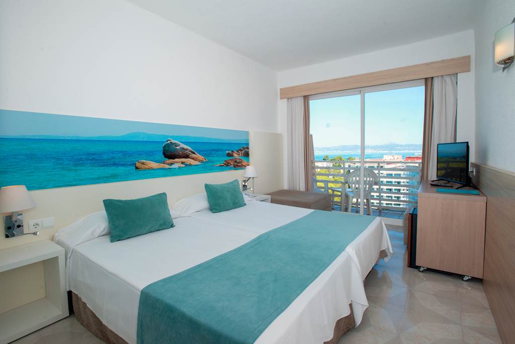 PMI_73505_Azuline_Hotel_Bahamas_0824_10.jpg