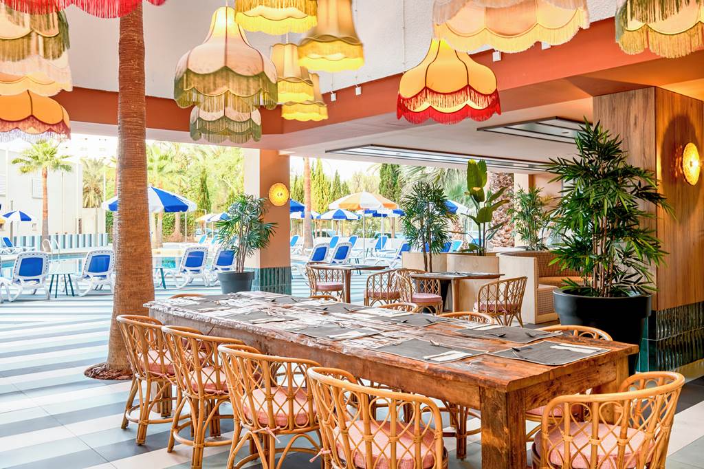 PMI_86442_Tent_Mojito_Suites_0824_09.jpg