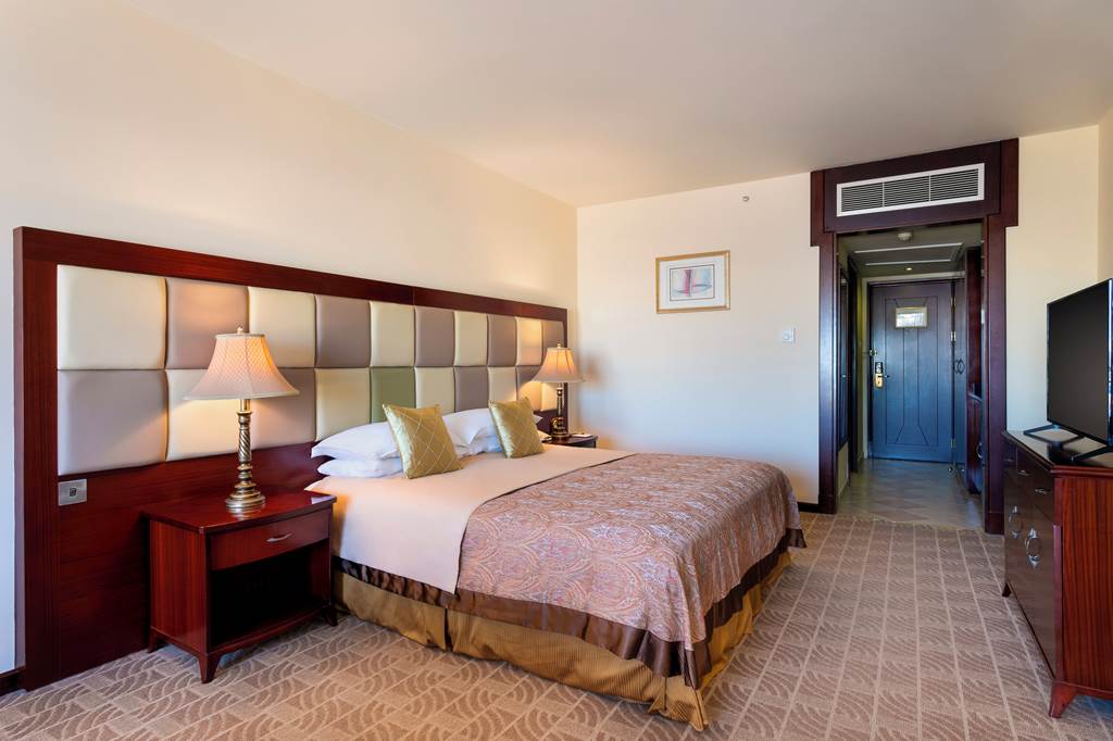MLA_72812_Grand_Hotel_Excelsior_0224_01.jpg