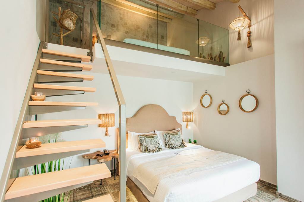 SKG_80160_Blue_Carpet_Luxury_Suites_1224_28.jpg