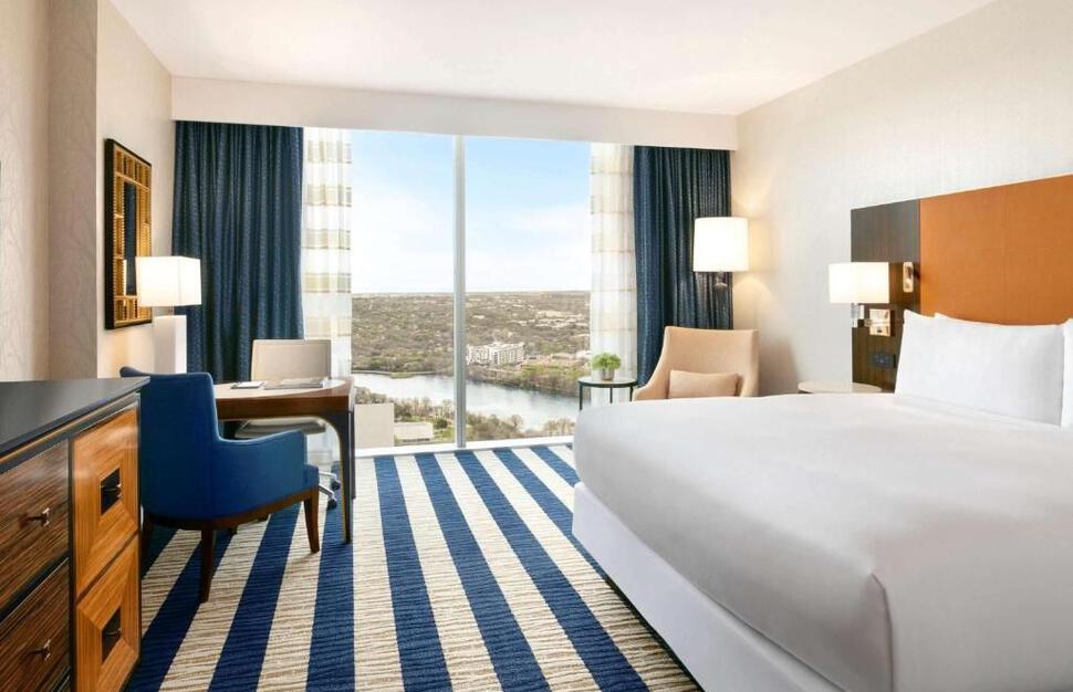 The-Fairmont-Austin-5.jpg