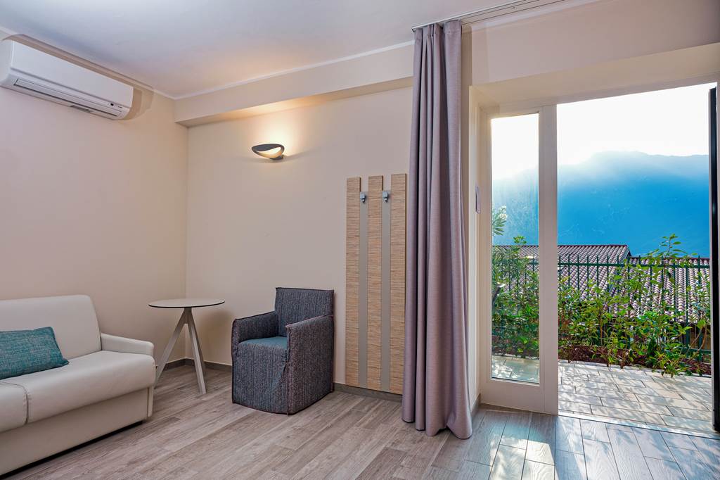 VRN_72888_Hotel_Cristina_Limone_0424_15.jpg