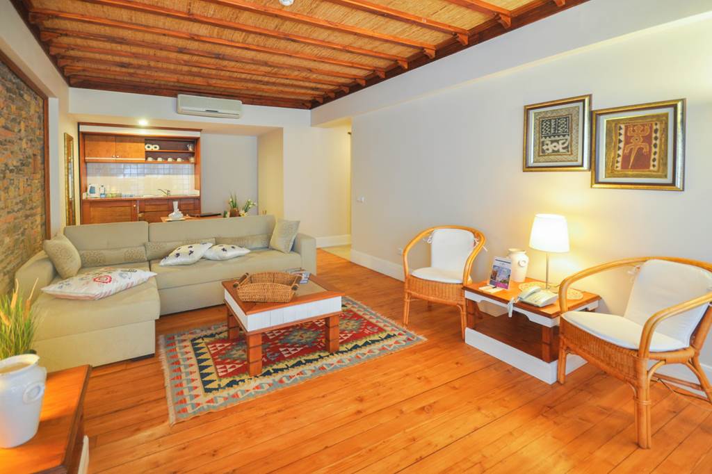 BJV_84620_El_Vino_Hotel_&_Suites_1122_06.jpg