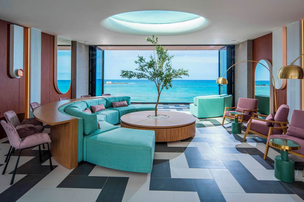 CHQ_87032_Harmony_Boutique_Resort_0524_04.jpg