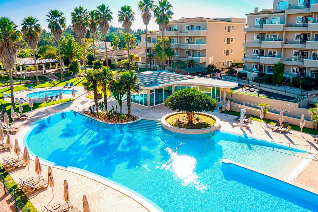 FAO_79341_Vitor's_Plaza_&_Slide_&_Splash_Waterpark_0524_01.jpg