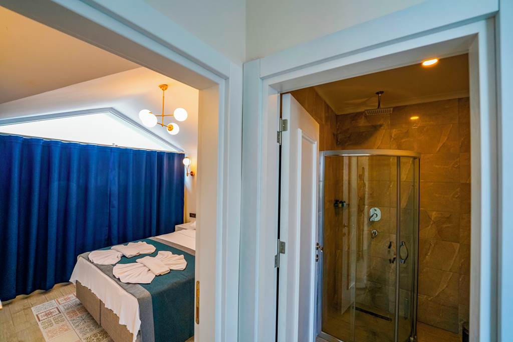 DLM_86308_Blue_Pearl_Hotel_1123_08.jpg