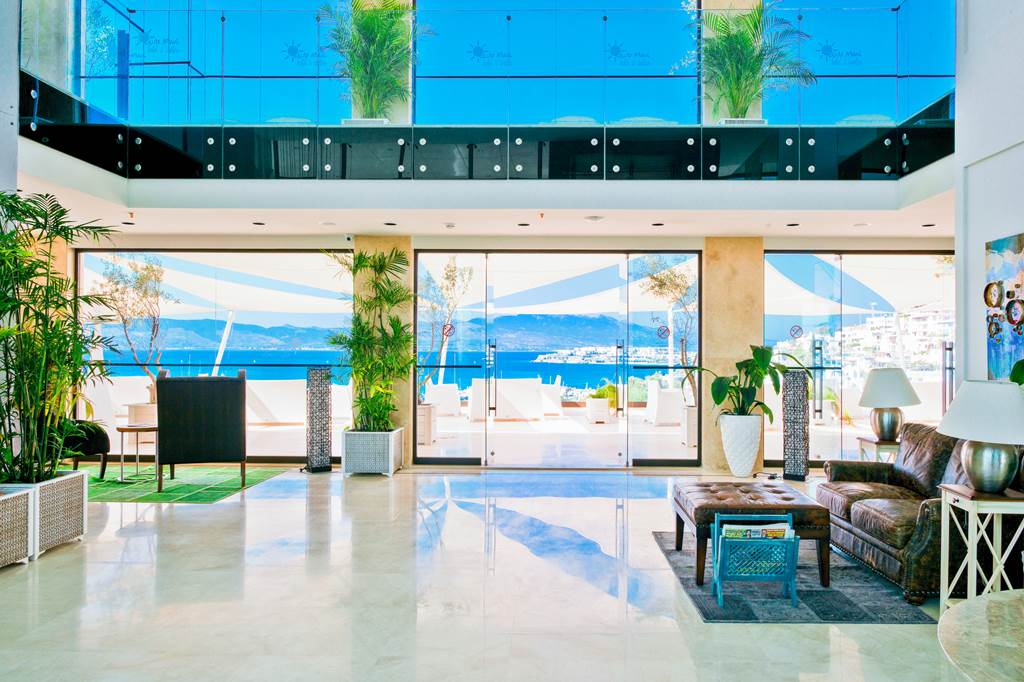 BJV_82845_Bellazure_Hotel_0321_04.jpg