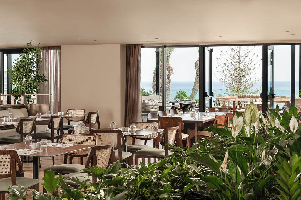 RHO_86482_Helea_Family_Beach_Resort_1123_18.jpg