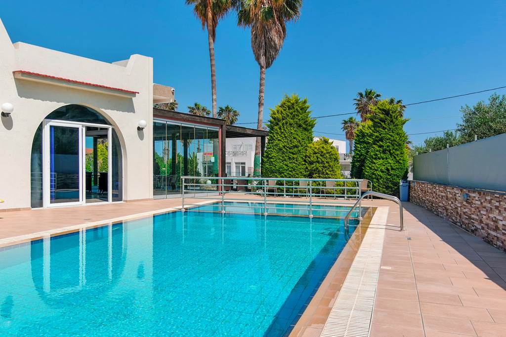 KGS_84021_Artemis_&_Katherina_Apartments_0922_08.jpg