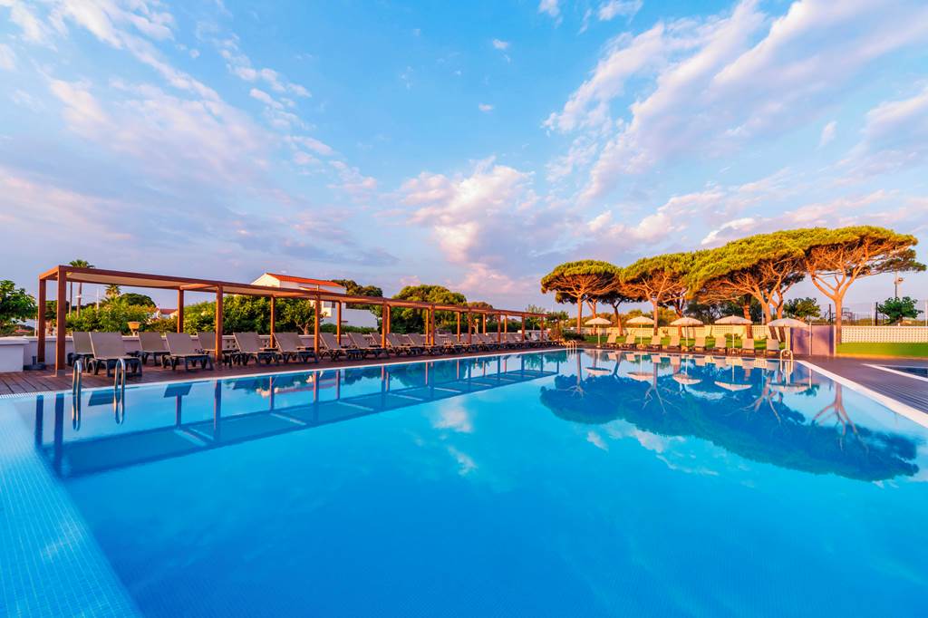 MAH_70334_Alua_Illa_de_Menorca_0721_03.jpg