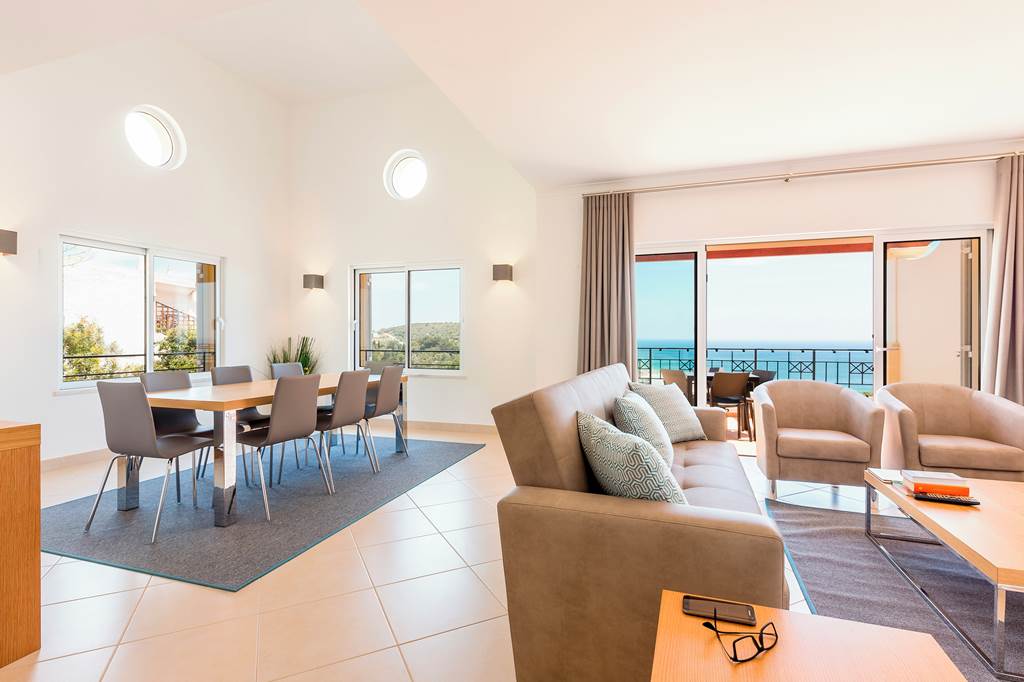 FAO_74344_Salema_Beach_Village_0819_01.jpg