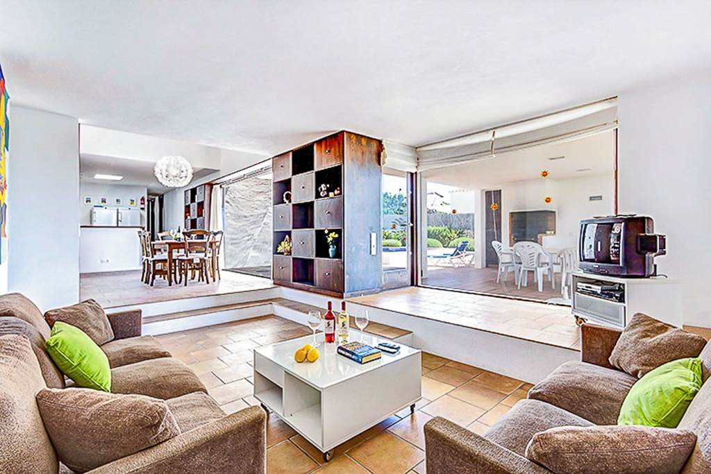 MAH_84392_Villa_Tamarells_Ullastres_1022_12.jpg
