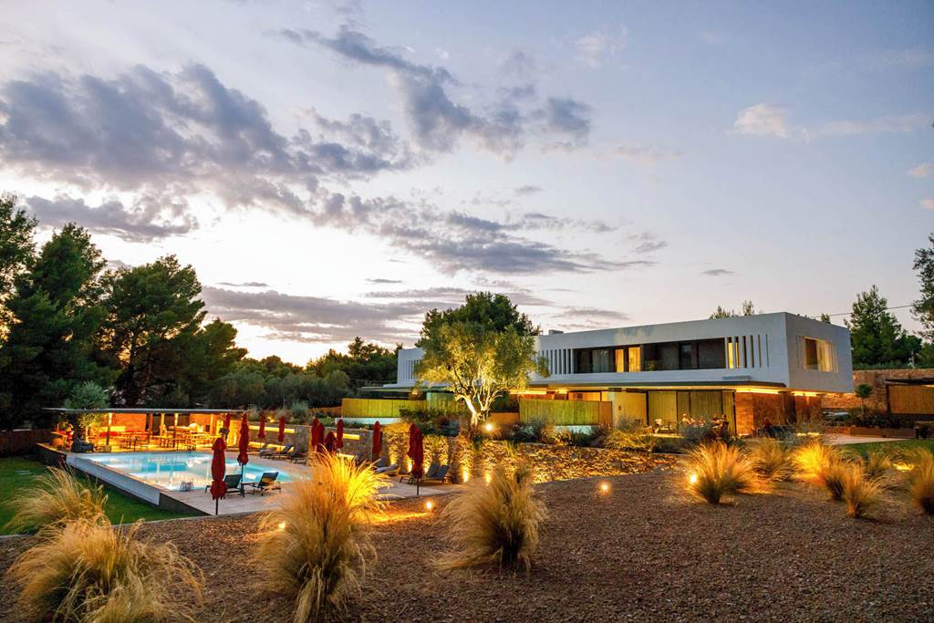 SKG_87960_Amantes_Villas_and_Suites_0325_01.jpg
