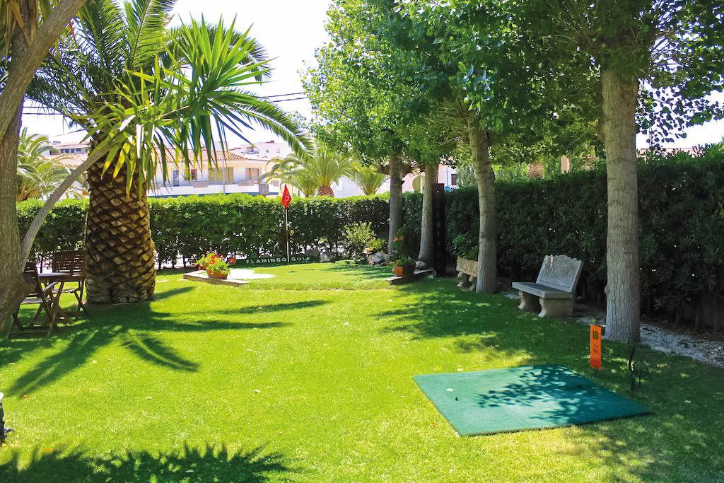 GRO_79840_Hotel_Flamingo_1218_02.jpg