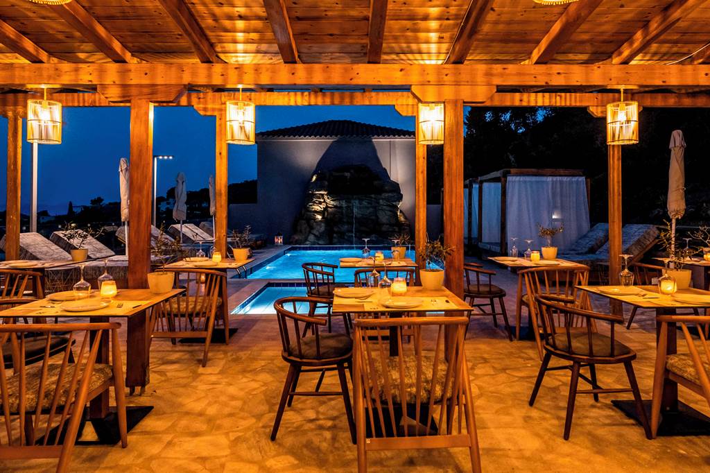 JSI_83462_Skiathos_Avaton_Suites_&_Villas_0422_04.jpg