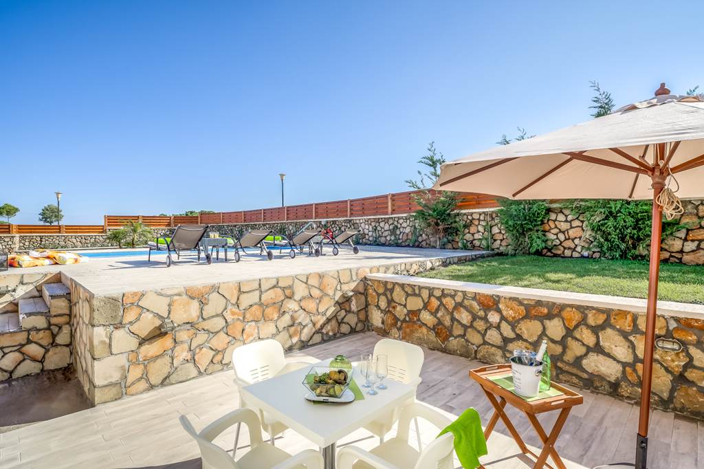 RHO_77028_Villa_Lindos_Emerald_0917_12.jpg