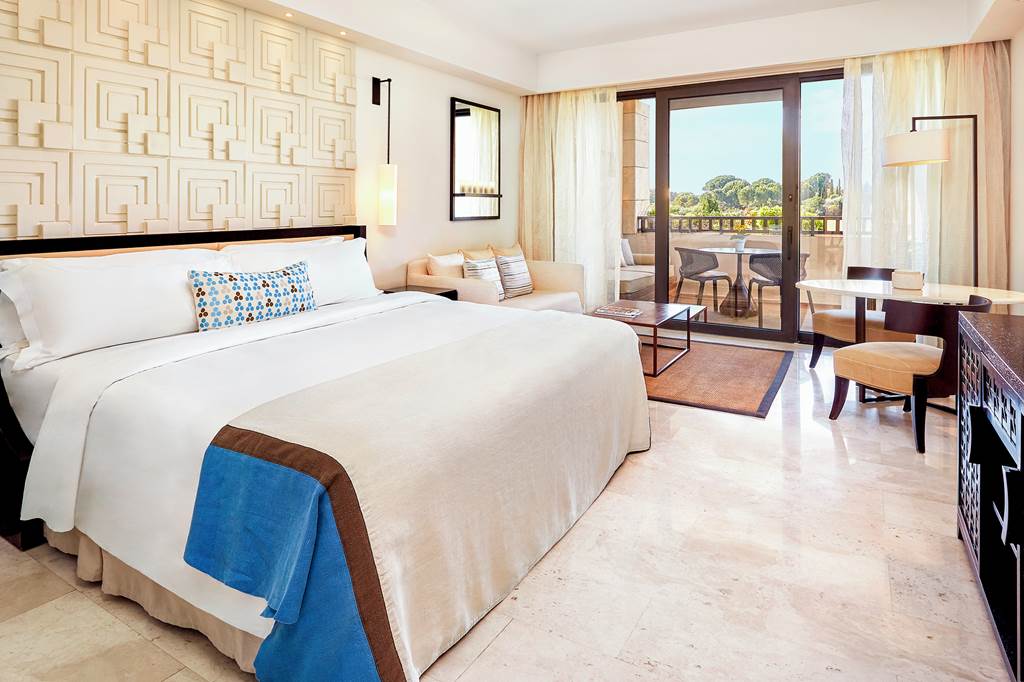 KLX_84560_The_Romanos_Luxury_Collection_Resort_1220_04.jpg