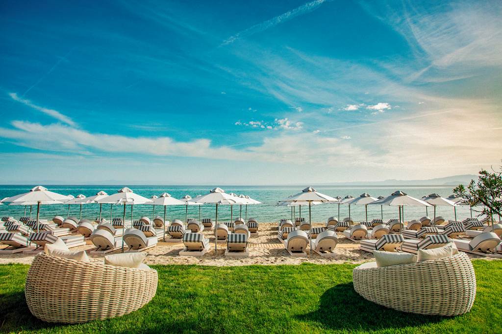 SKG_80160_Blue_Carpet_Luxury_Rooms_1224_06.jpg