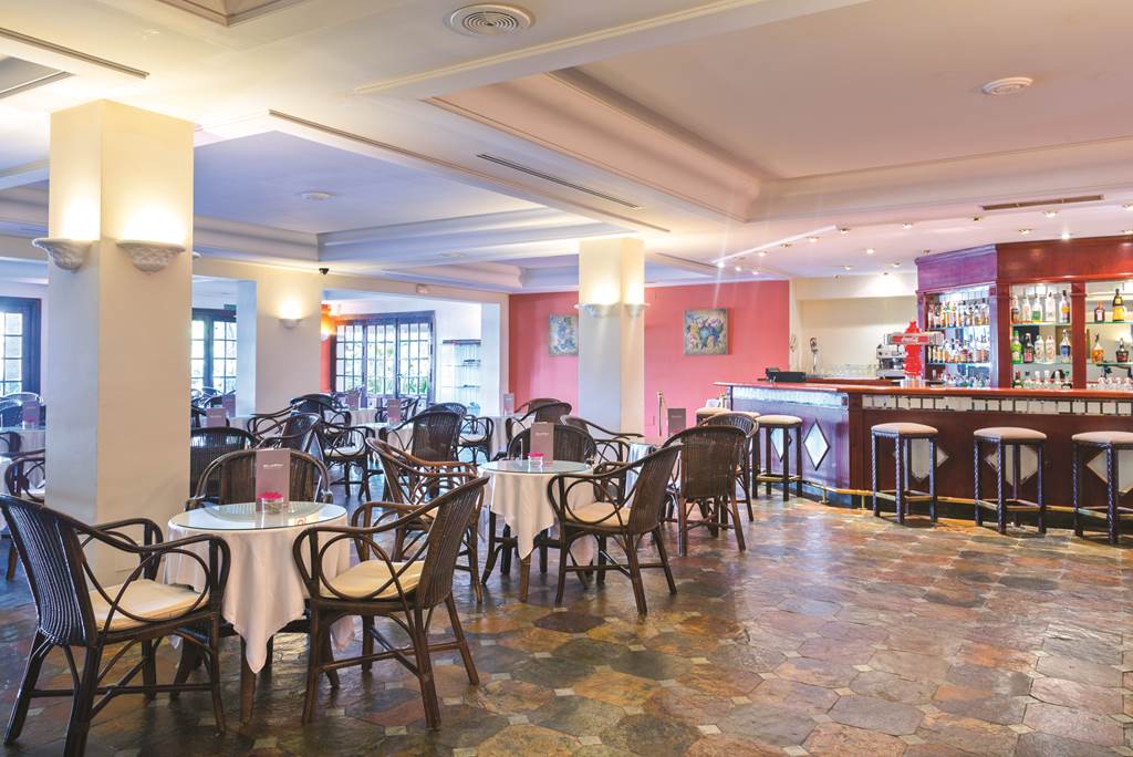 AGP_73432_Blue_Bay_Banus_0815_27.jpg