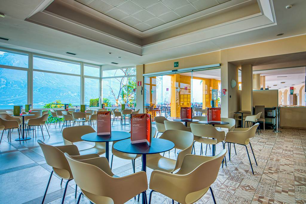 VRN_72888_Hotel_Cristina_Limone_0424_13.jpg
