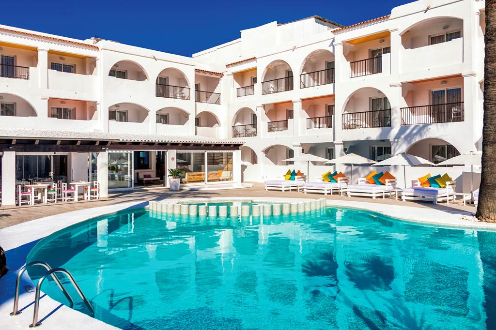 IBZ_70462_Hotel_Playasol_Bossa_Flow_0619_01.jpg