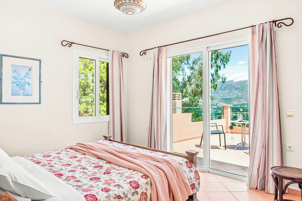 EFL_87908_Villa_Thymari_0824_01.jpg