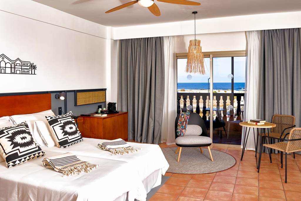 FUE_73337_Coral_Cotillo_Beach_0222_03.jpg