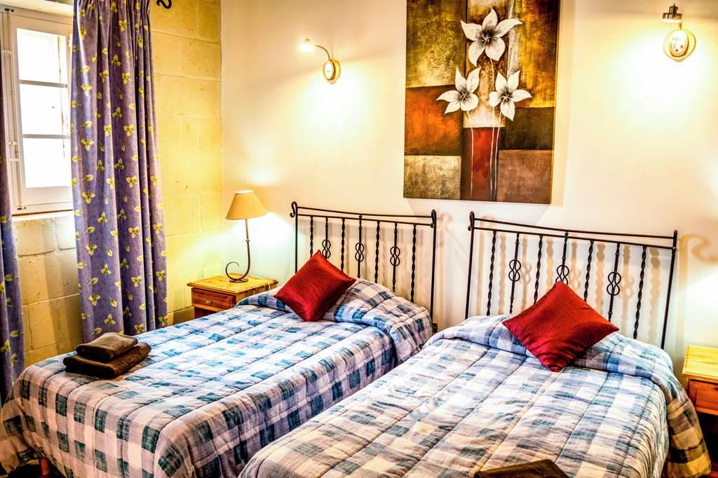 MLA_79940_Gozo_Villas-_Ta_Karmnu_Three_Bedroom_Villa_0119_06.jpg