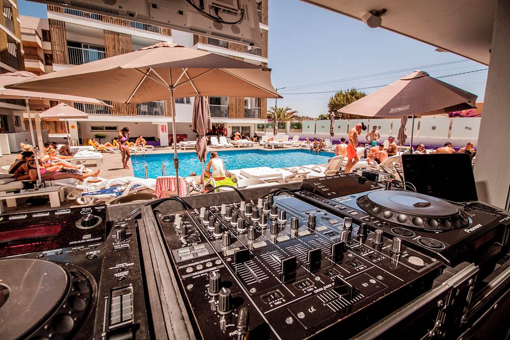 IBZ_71631_Ryans_Ibiza_Apartments_0223_15.jpg