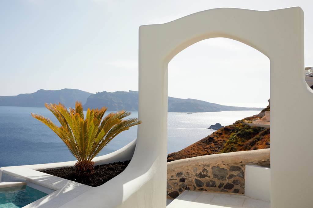 JTR_84225_Hom_Santorini_0423_10.jpg