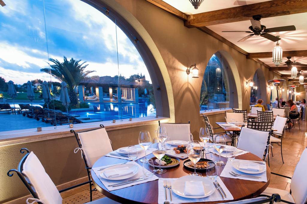 KLX_84560_The_Romanos_Luxury_Collection_Resort_1220_35.jpg