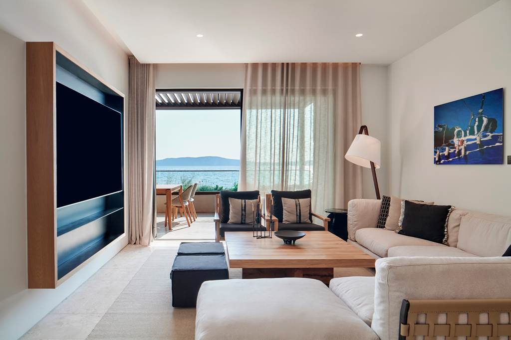 KLX_85207_W_Costa_Navarino_0325_10.jpg