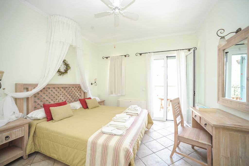 CFU_86780_Villa_Elia_Yaliskari_Bay_0124_07.jpg