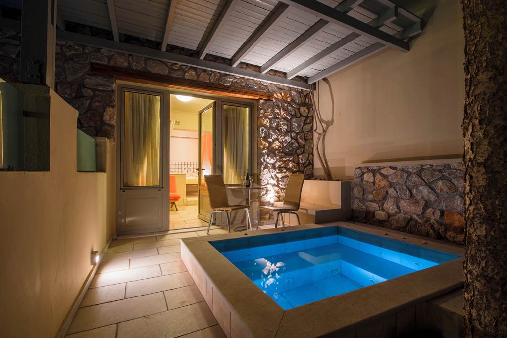 JTR_84399_Antinea_Suites_&_Spa_1122_18.jpg