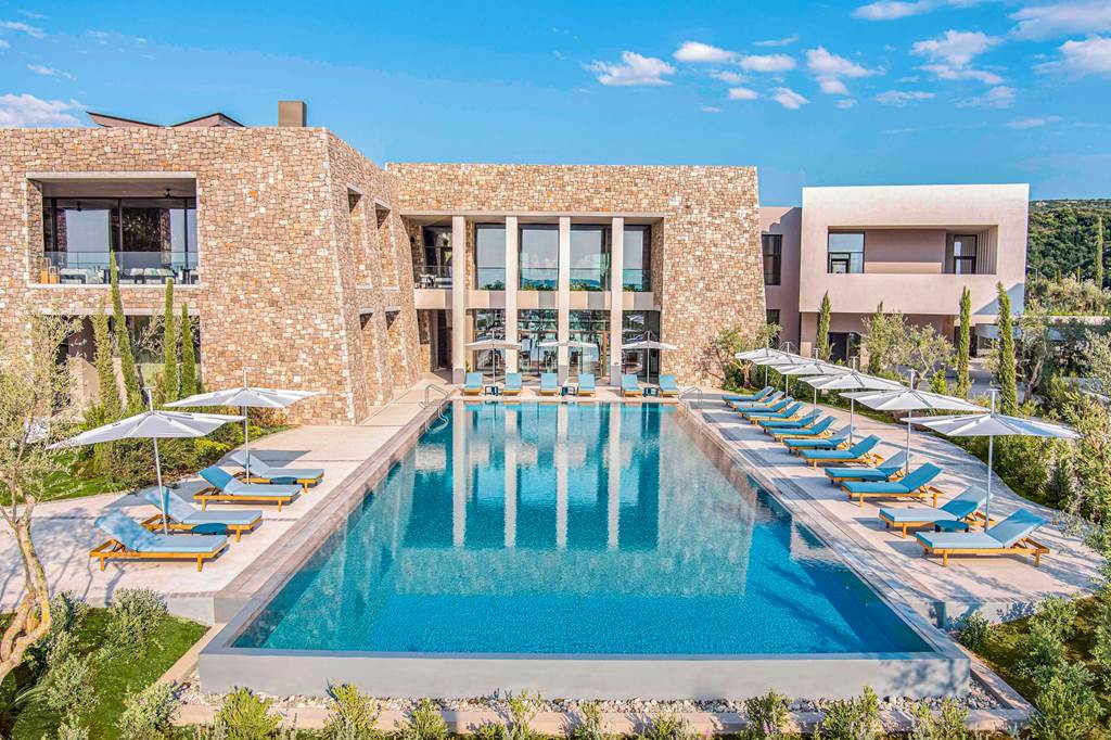 KLX_85207_W_Costa_Navarino_0323_17.jpg
