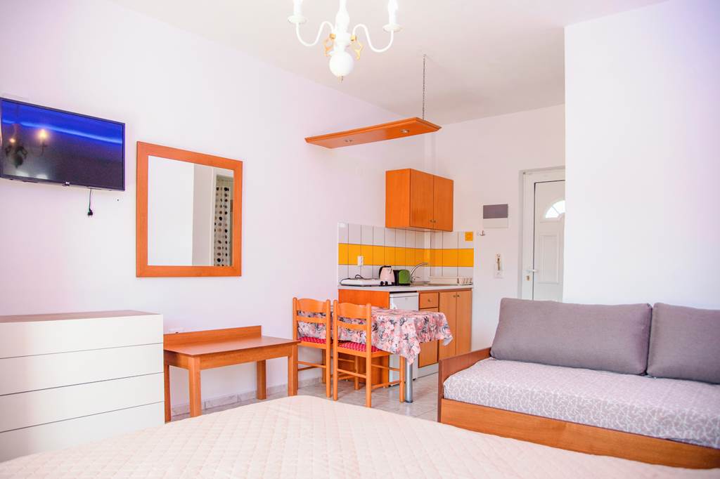 KGS_84021_Artemis_&_Katherina_Apartments_0922_03.jpg