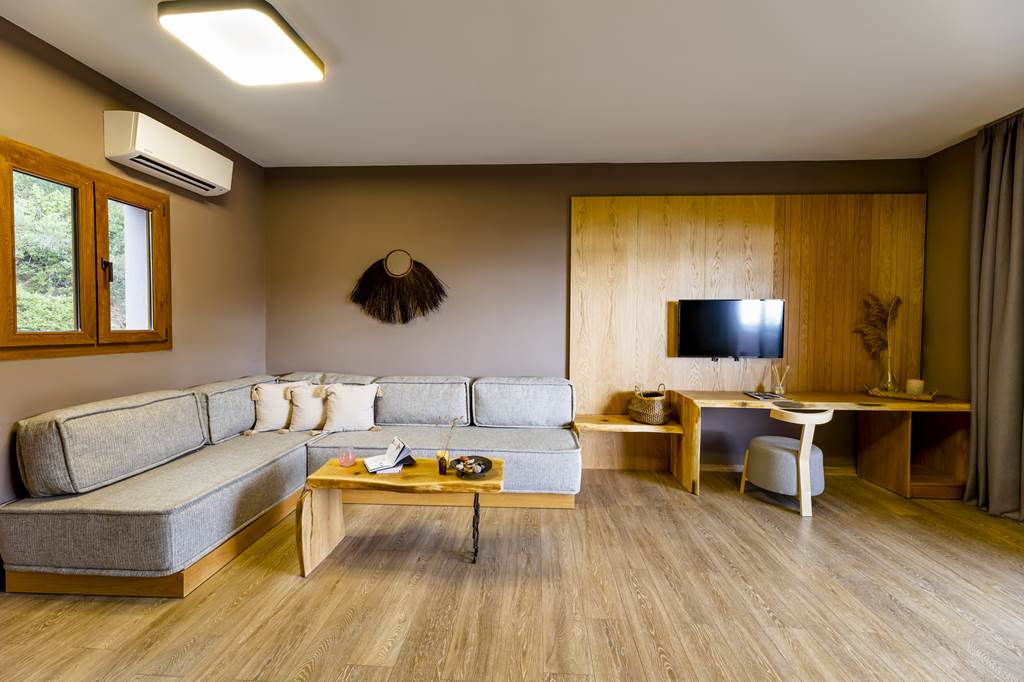 JSI_83462_Skiathos_Avaton_Suites_&_Villas_0422_24.jpg