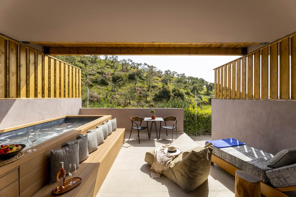 JSI_83462_Skiathos_Avaton_Suites_&_Villas_0422_18.jpg